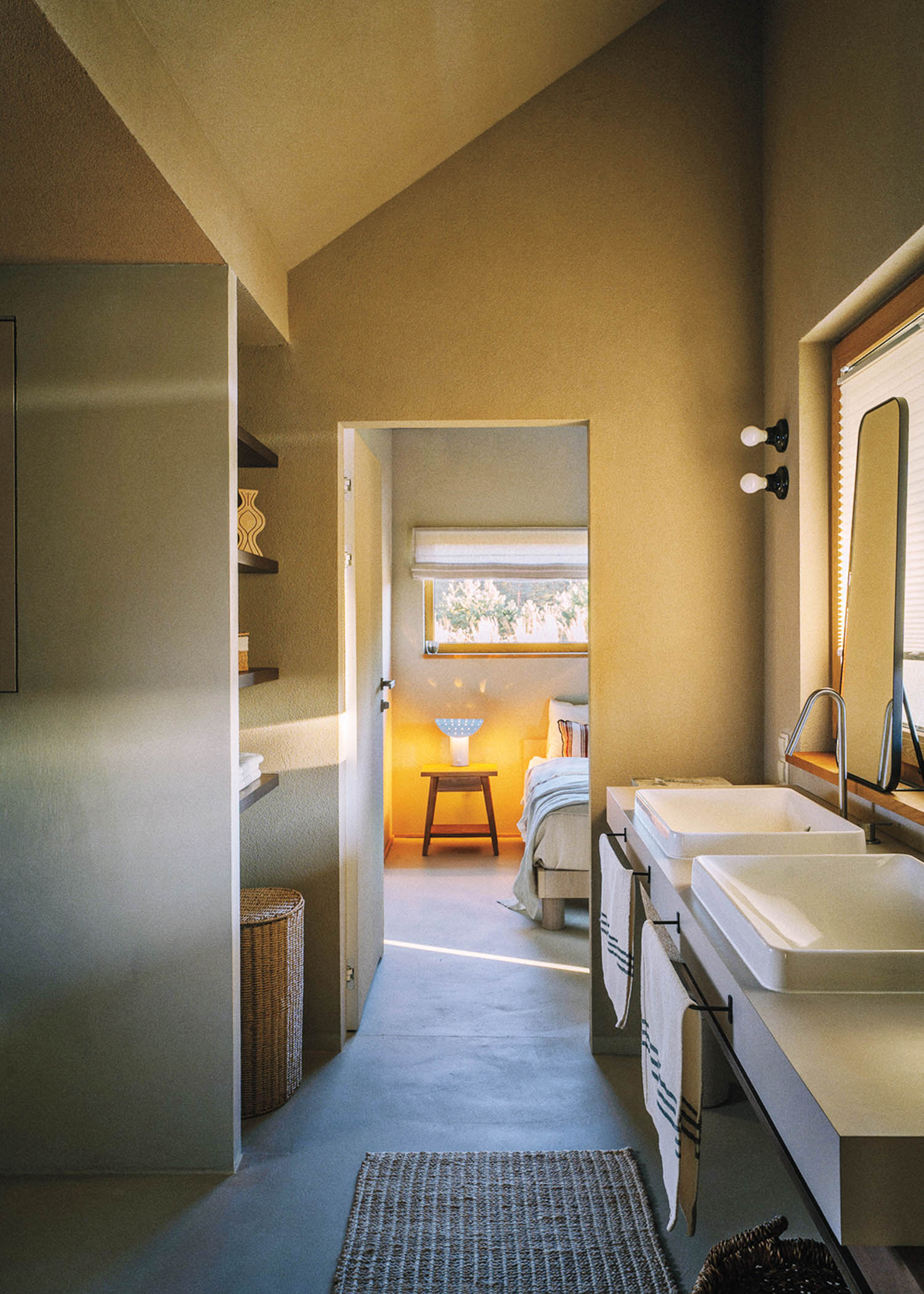bathroom with two sinks